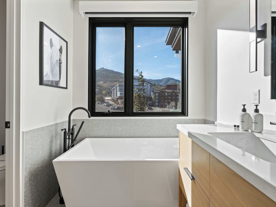 Primary bath with freestanding soaking tub