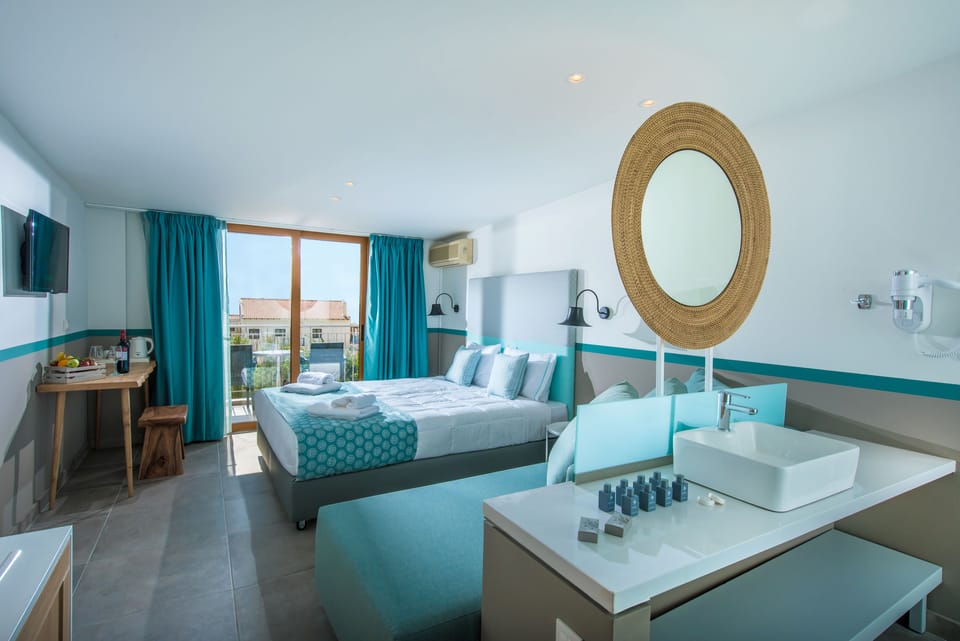 Superior Double Room | Individually decorated, individually furnished, desk, soundproofing