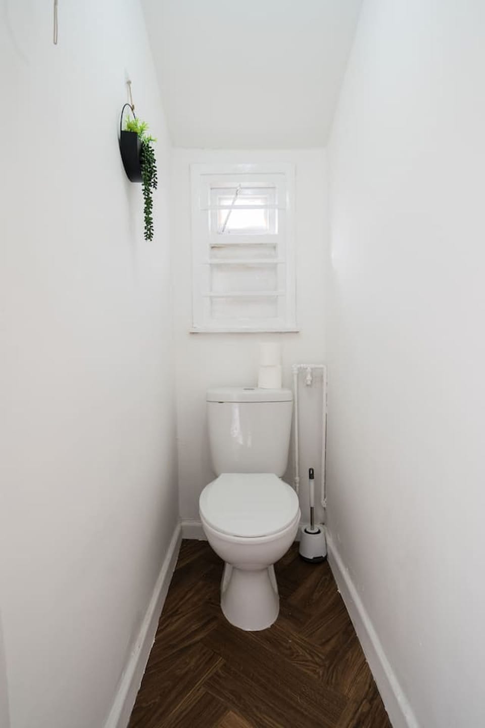 Spacious 4BR Sleeps 10 Free Parking House in Cardiff