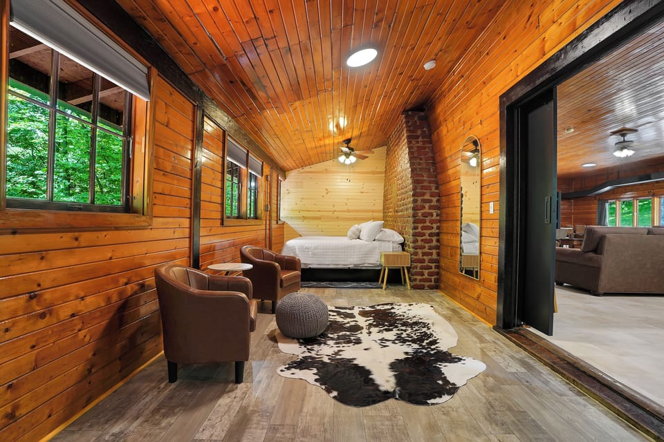 Bedroom 2 - King Bed