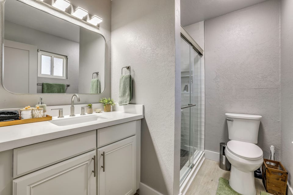 Full Bathroom