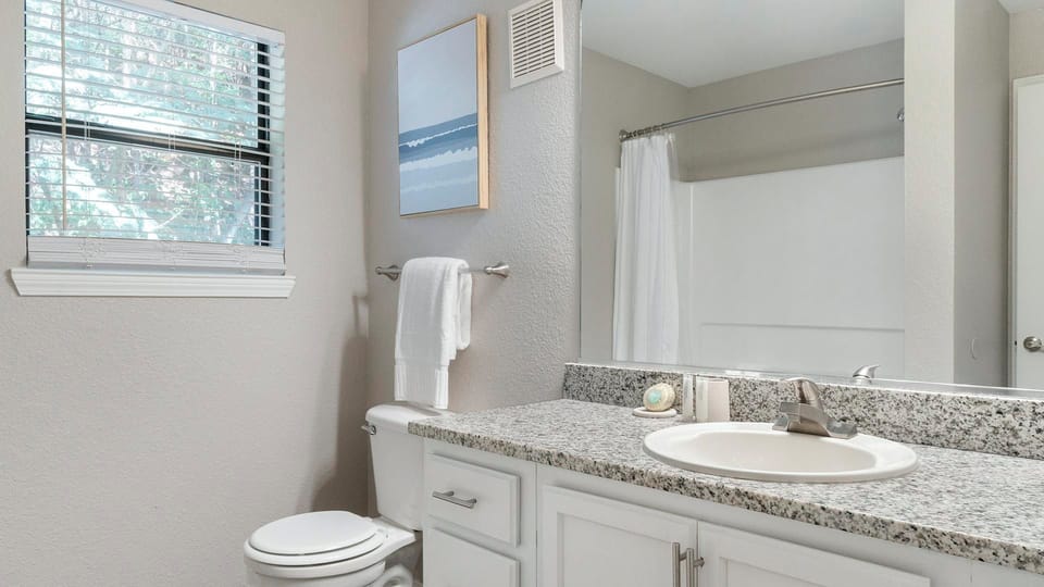 Landing Stylish 3bd, Gym, Pool Apartment in Jacksonville