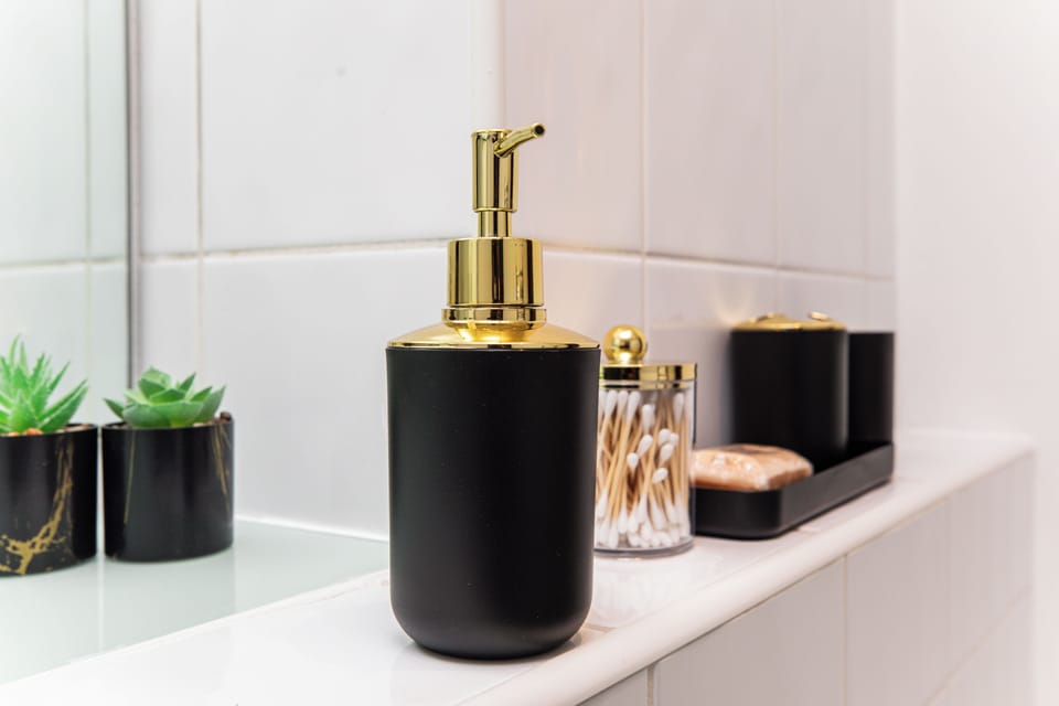 Bathroom amenities