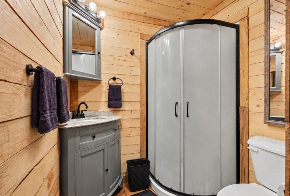 Bathroom_Newaygo_3x2