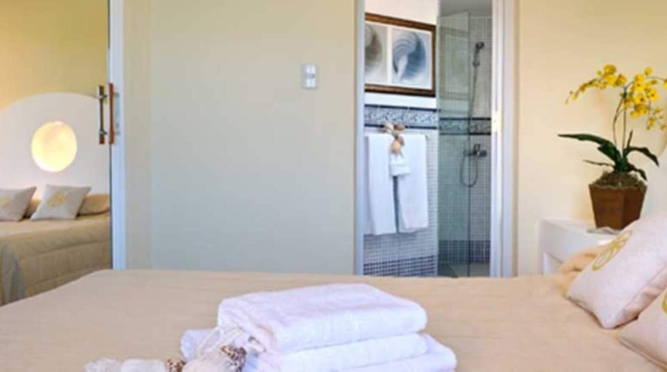 1 bedroom, blackout drapes, iron/ironing board, free cribs/infant beds