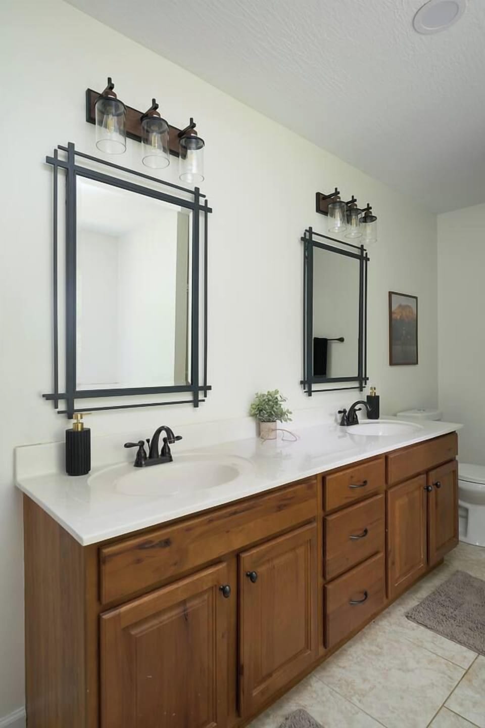 Full Bath 1 - Connected to Bed 1
