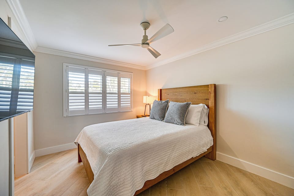 2-Bedroom Unit | Bedroom 1 | Queen Bed