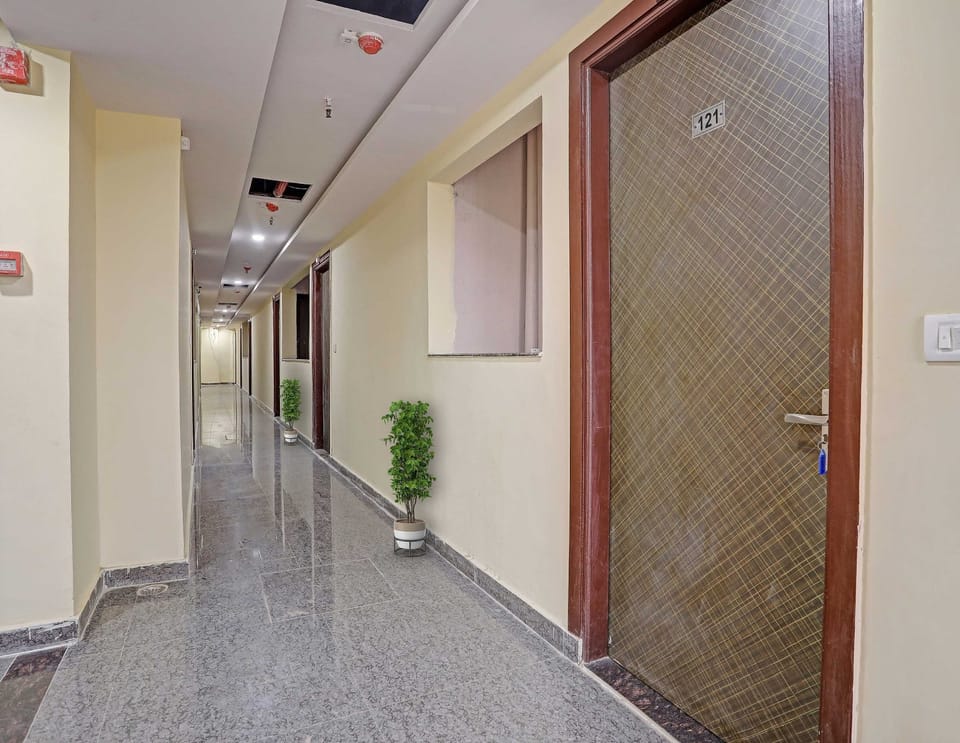 Capital O Mt Corporate Stays Hotel in Noida