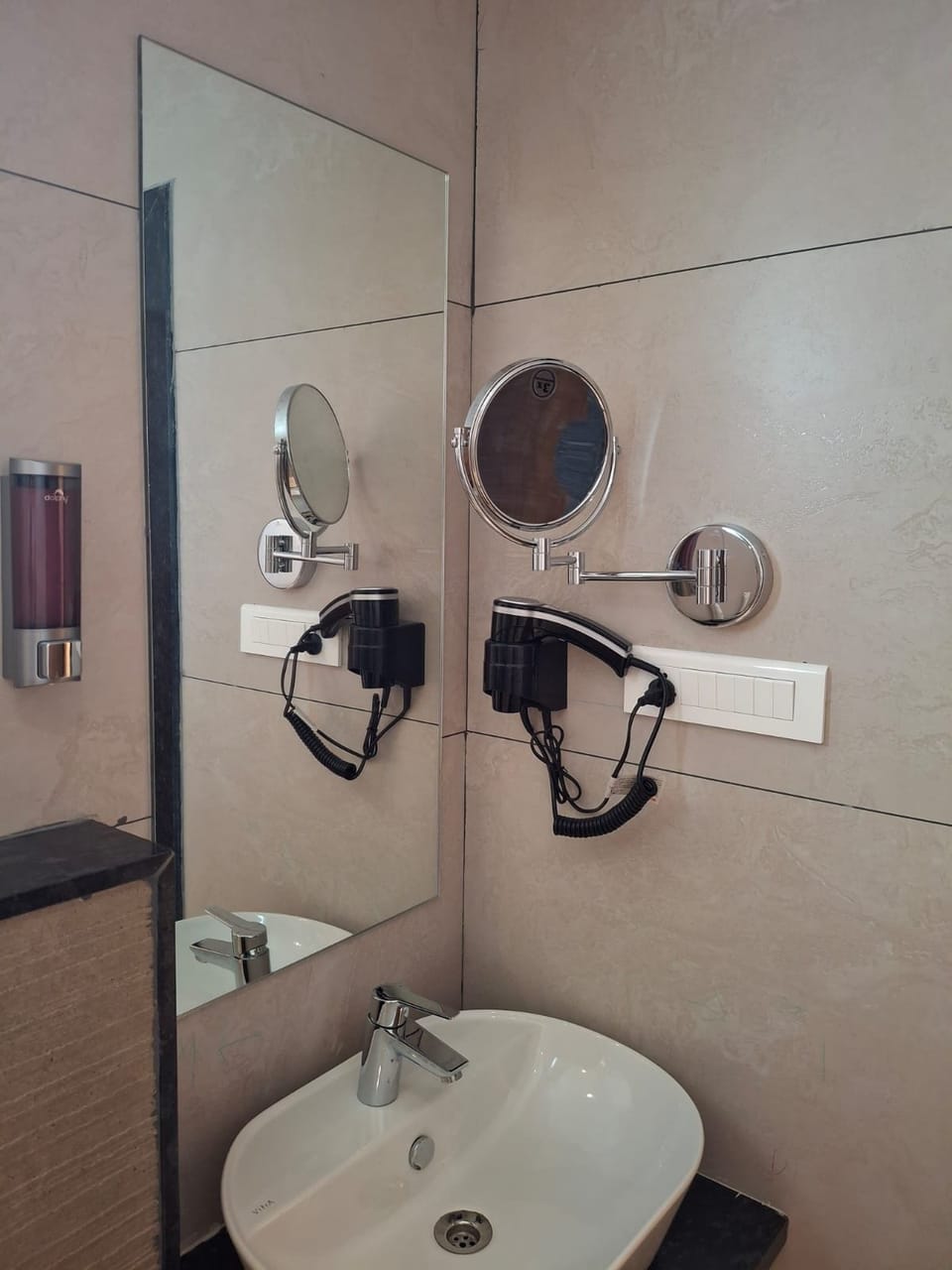 SRS Elegance Hotel in Bengaluru