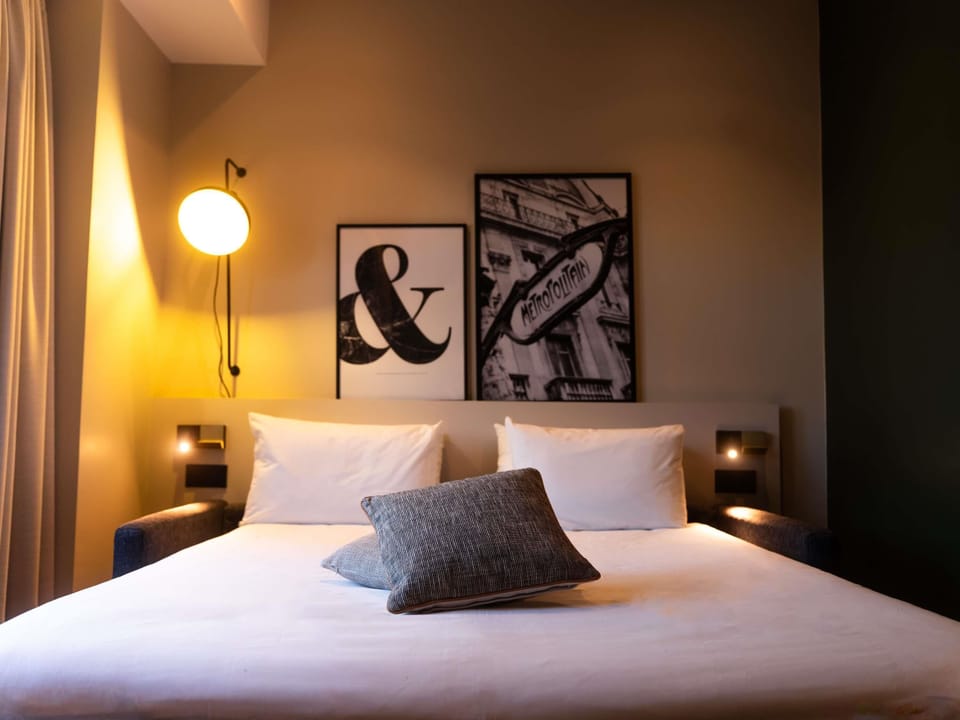 Superior Apartment, 1 Double Bed with Sofa bed | Premium bedding, in-room safe, desk, laptop workspace
