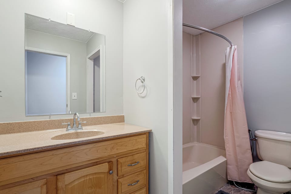 Full Bathroom | Upper Level