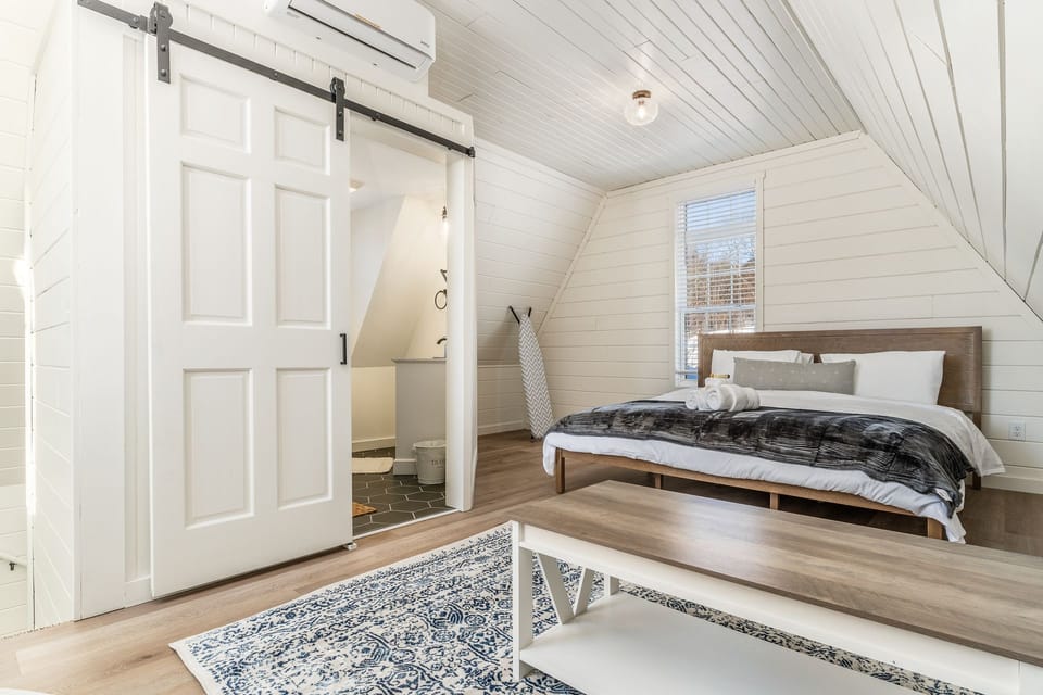 King Bed with Ensuite