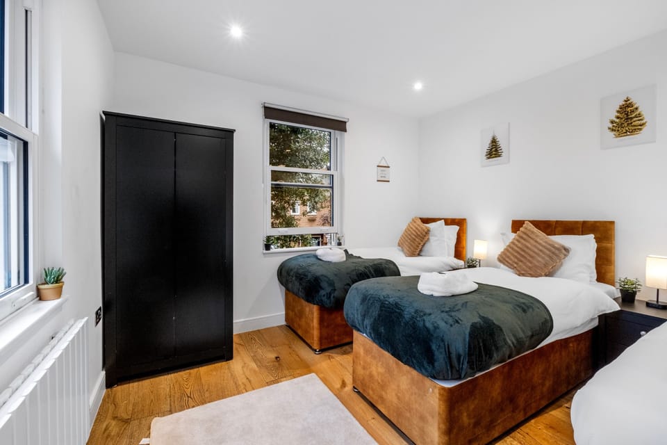 Apartment Sleeps 7 With Wifi Apartment in London Borough of Southwark