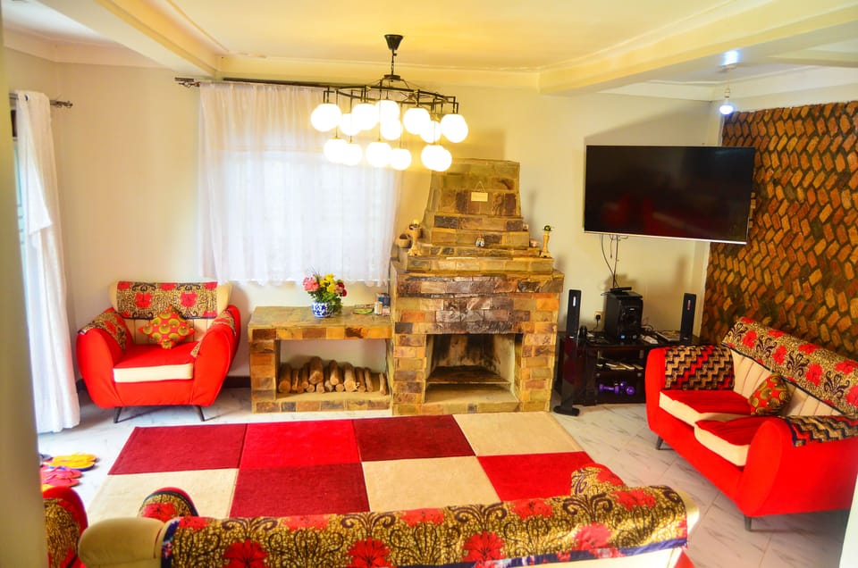 Grand palace  safari lodge Bed and Breakfast in Uganda