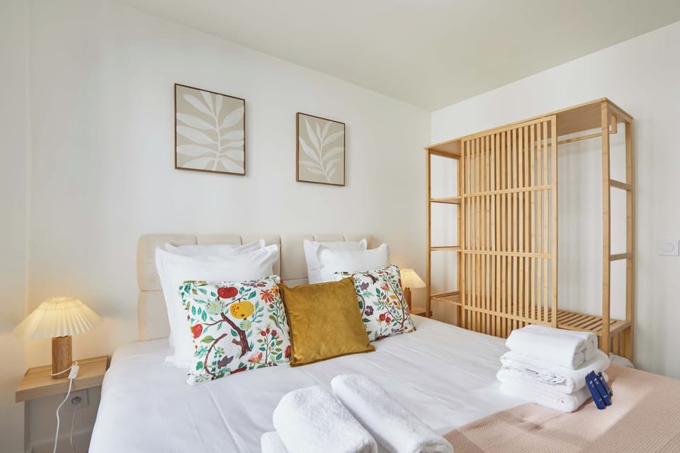 Chambre avec lit queen-size