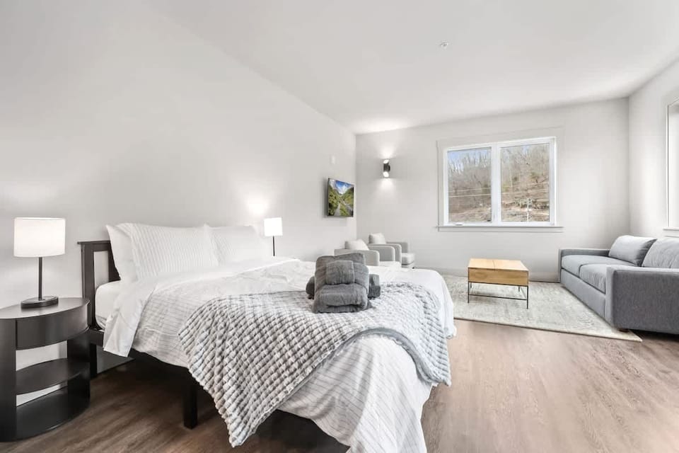 Queen bed