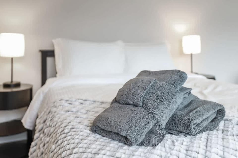 Fresh linens and towels