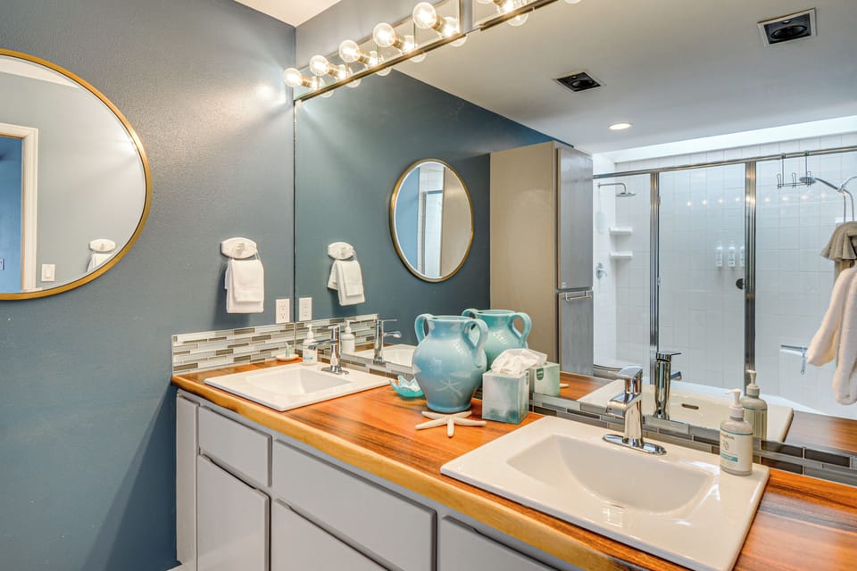 Unit 1 | Bathroom | 1st Floor