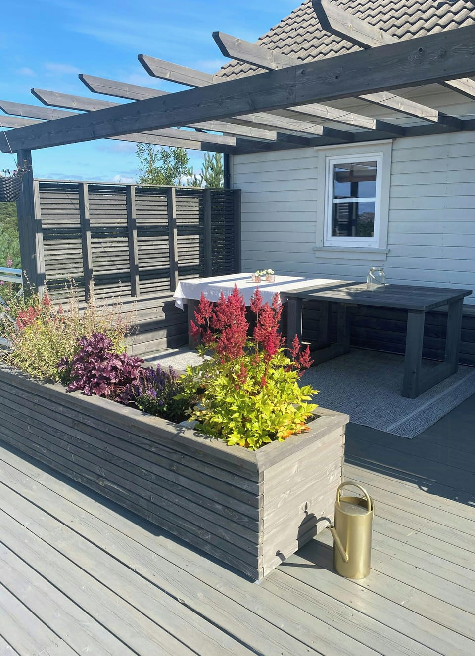 Outdoor dining