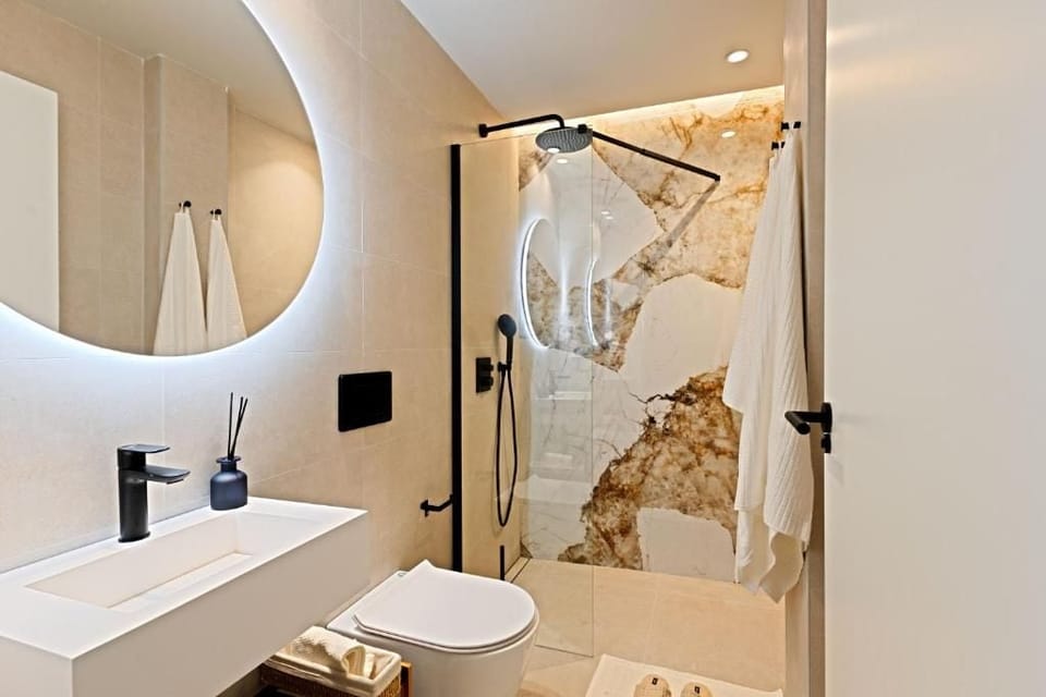 SariStays Valencia Vida Suites Bed and Breakfast in Valencia