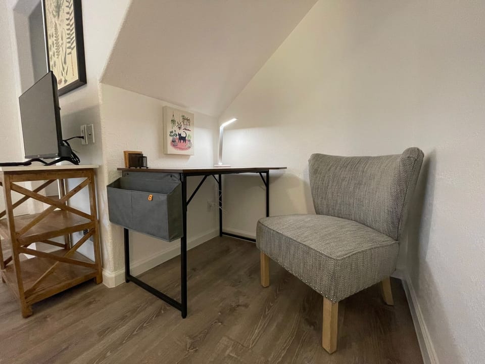 Work desk