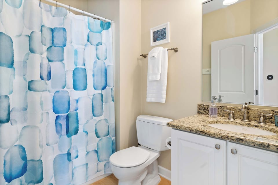 Second full bathroom so mornings move faster for groups.