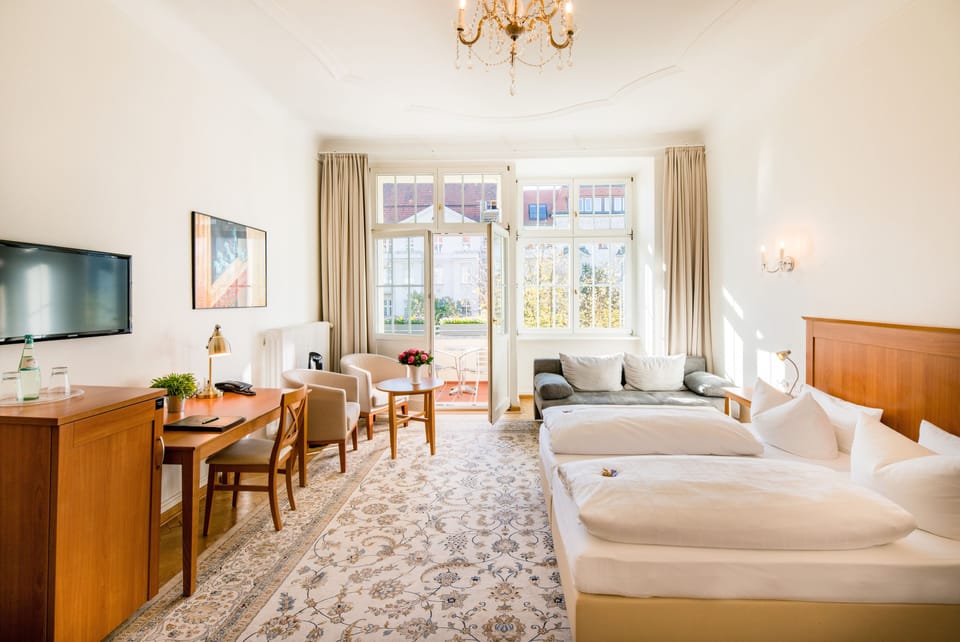 Superior Room | Hypo-allergenic bedding, pillowtop beds, minibar, in-room safe