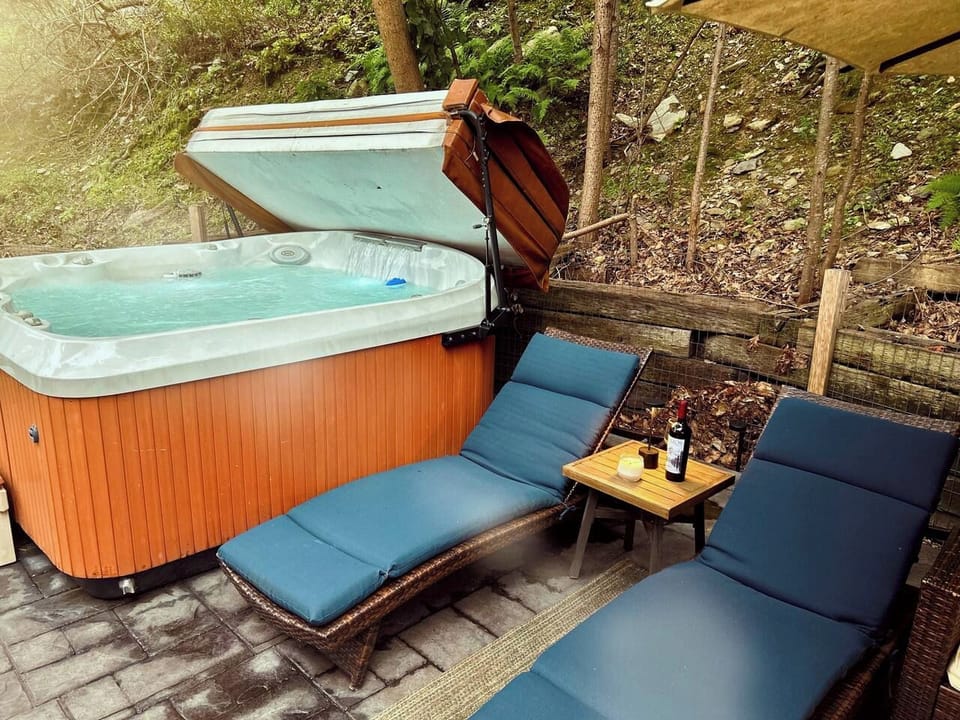 Whether you’re enjoying a peaceful morning or a lazy afternoon, we’ve recently added two stylish lounge chairs next to our Jacuzzi J480 hot tub—perfect for soaking up the sun or unwinding after a soak, ideal spot for relaxation and rejuvenation.