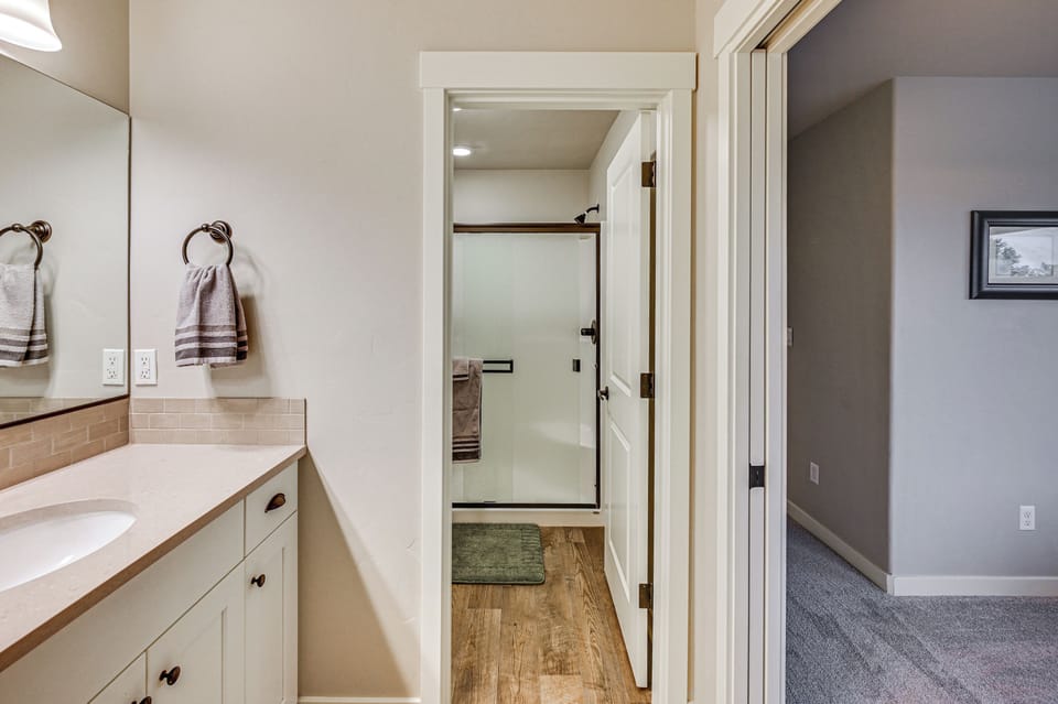 Full Bathroom | 2nd Floor