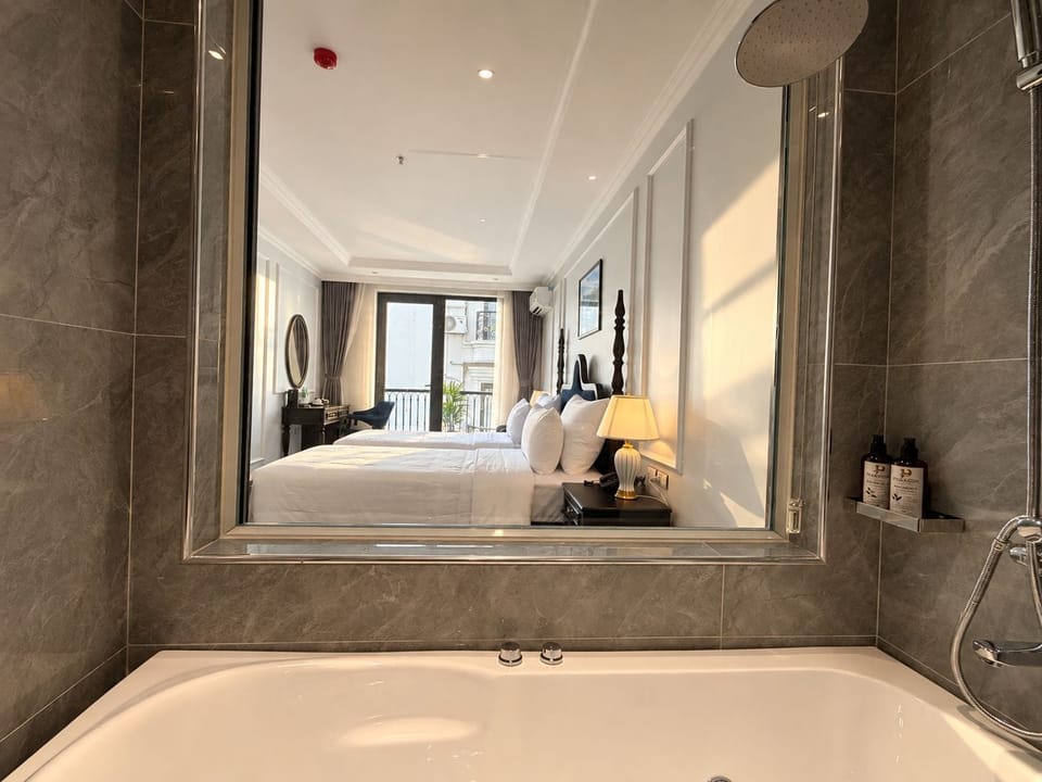 PARAGON 2 BOUTIQUE HOTEL AND POOL Boutique hotel in Hanoi