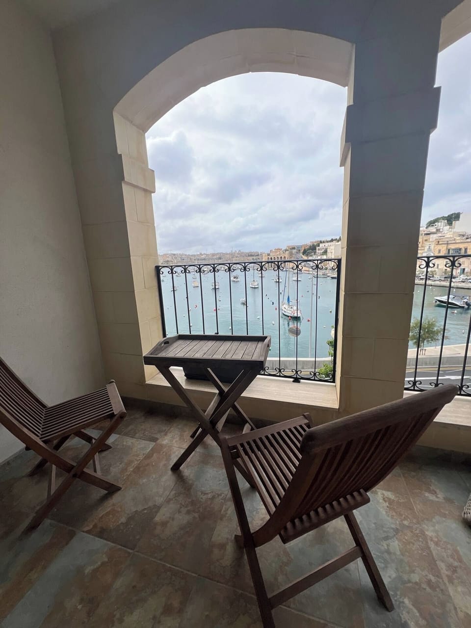 Front Row Malta - Waterfront Home Bed and Breakfast in Malta