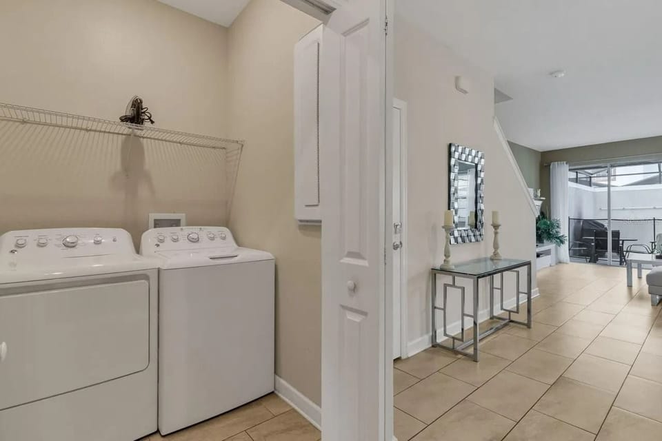 5BR Storey Lake Home, Sleeps 13 Villa in Kissimmee