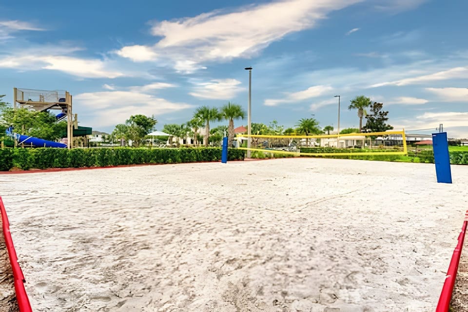6BR Pool Home w/ Mickey + Avengers Storey Lake Villa in Kissimmee