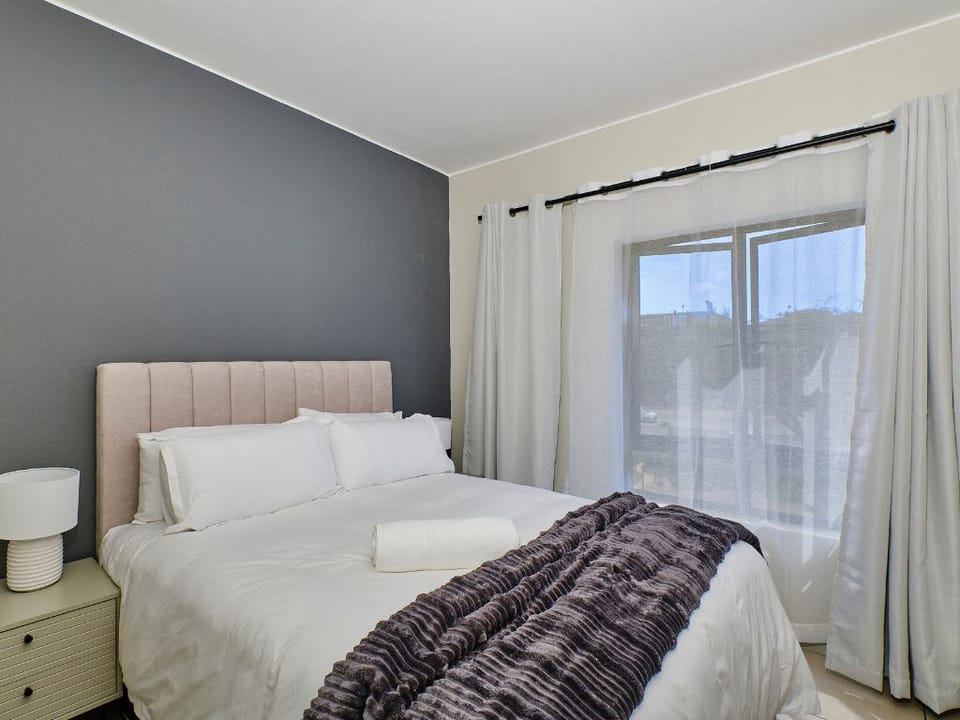 2-bedroom Apartment With City Views in Johannesburg Apartment in Sandton