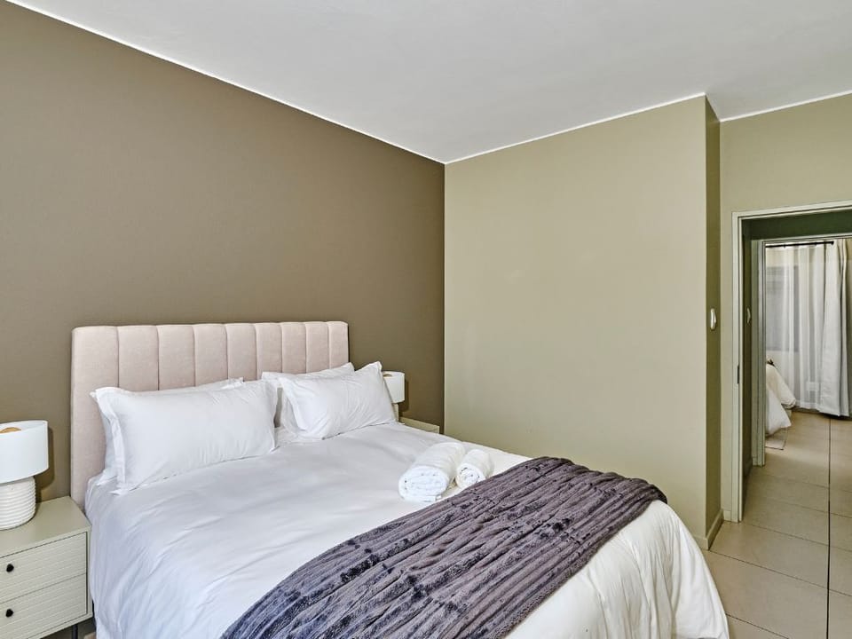 2-bedroom Apartment With City Views in Johannesburg Apartment in Sandton