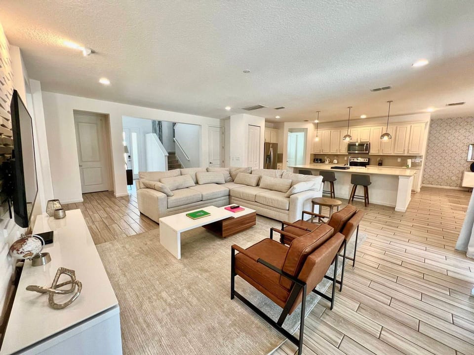 7BR Near Disney Private Pool, spa & Game Room Villa in Kissimmee