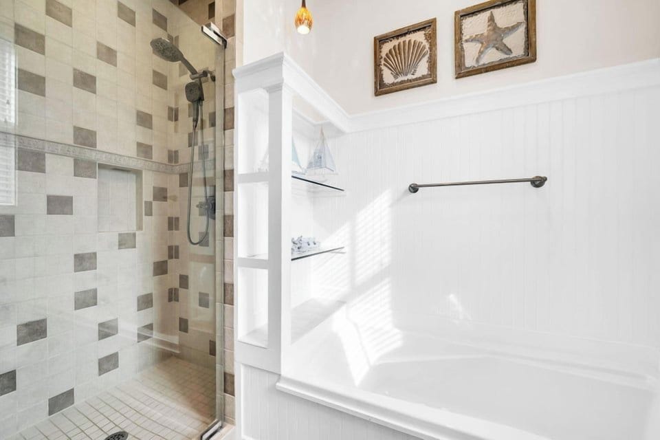2nd floor king bathroom