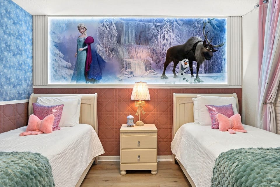 Frozen themed bedroom
