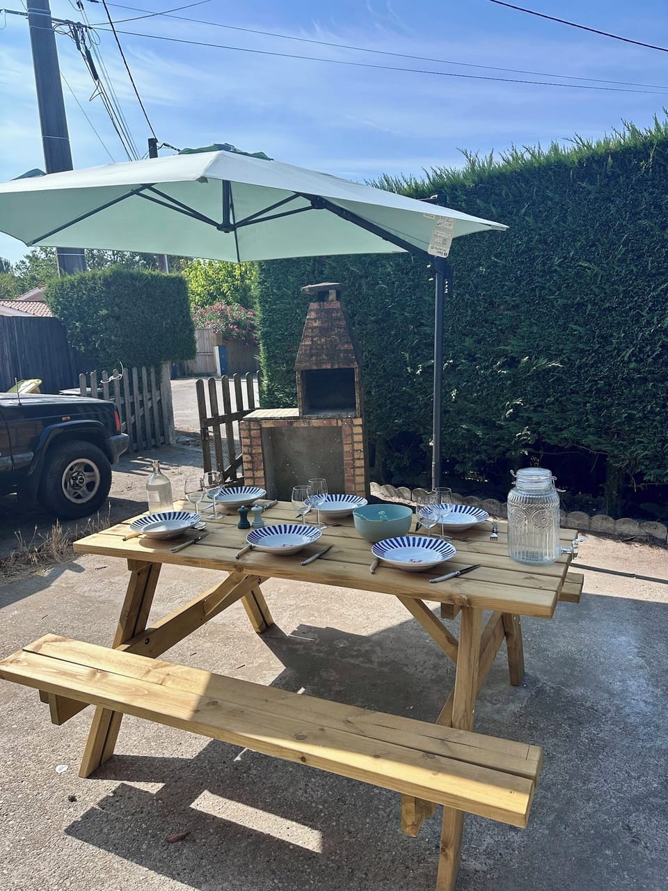 Outdoor dining