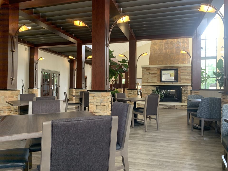 Breakfast and dinner served