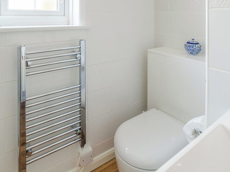 Shower room | Crown Cottage, Knodishall, near Aldeburgh