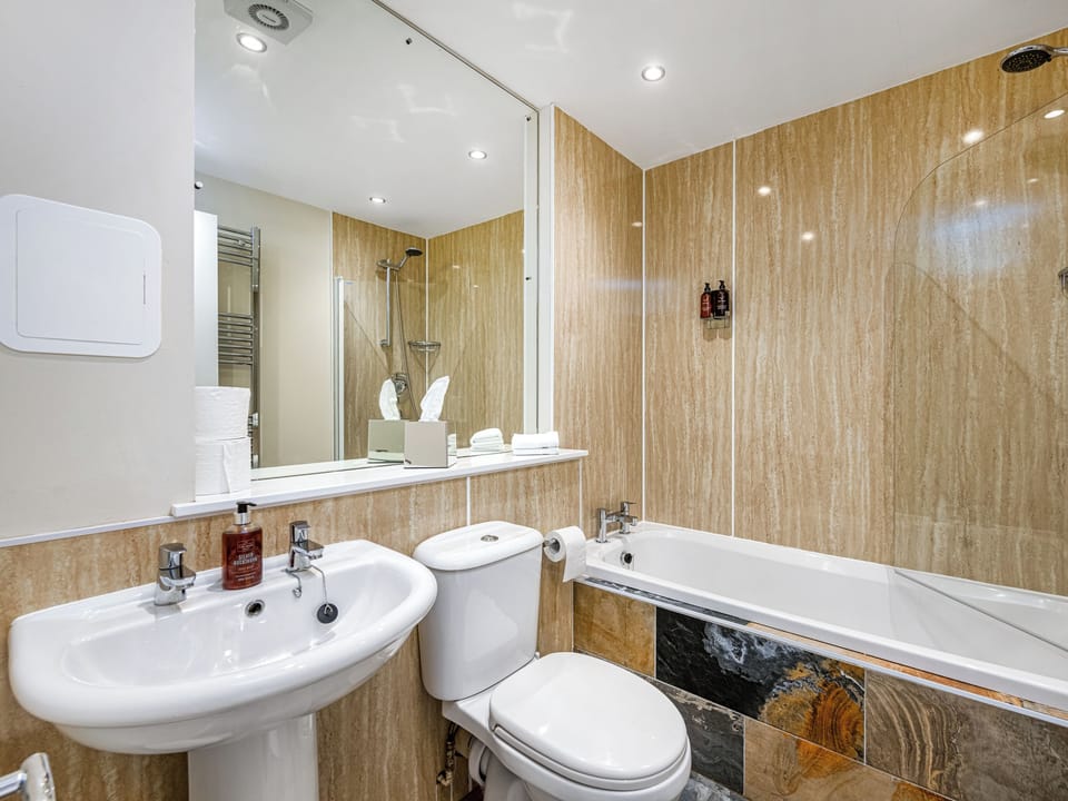 Bathroom | The Carriage House - Panbride Retreats, Carnoustie