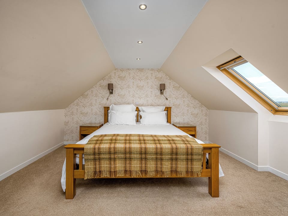 Double bedroom | The Carriage House - Panbride Retreats, Carnoustie