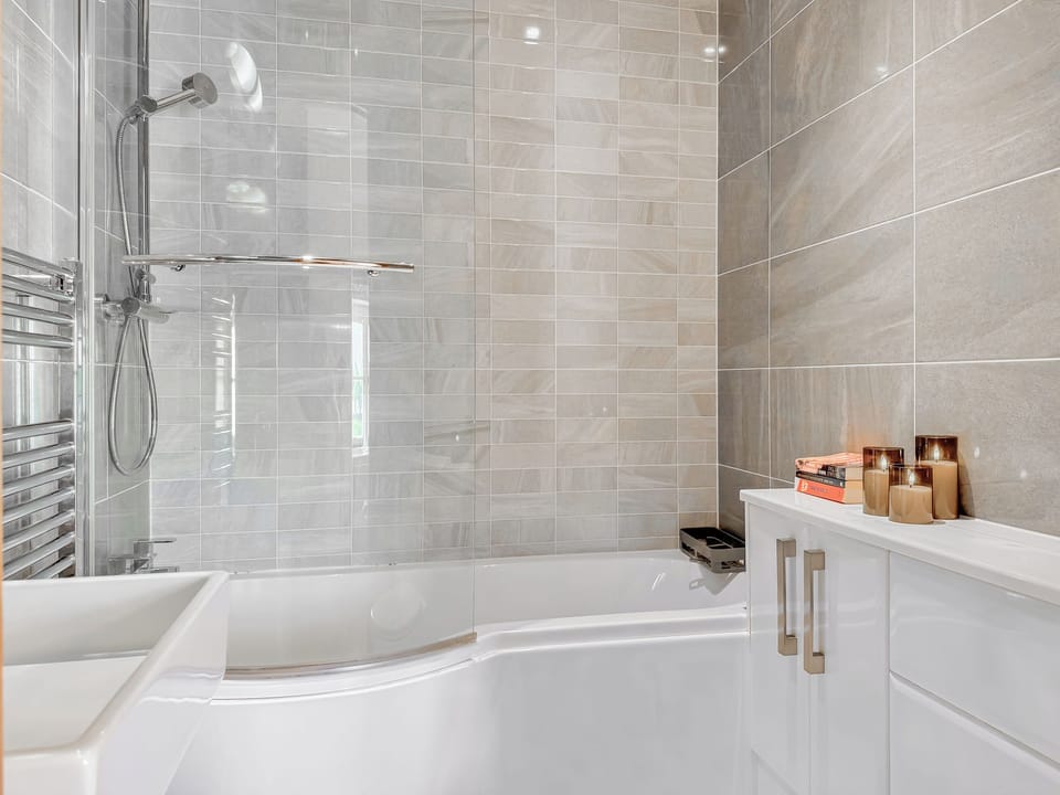 Bathroom | Orchard Cottage, Coaley