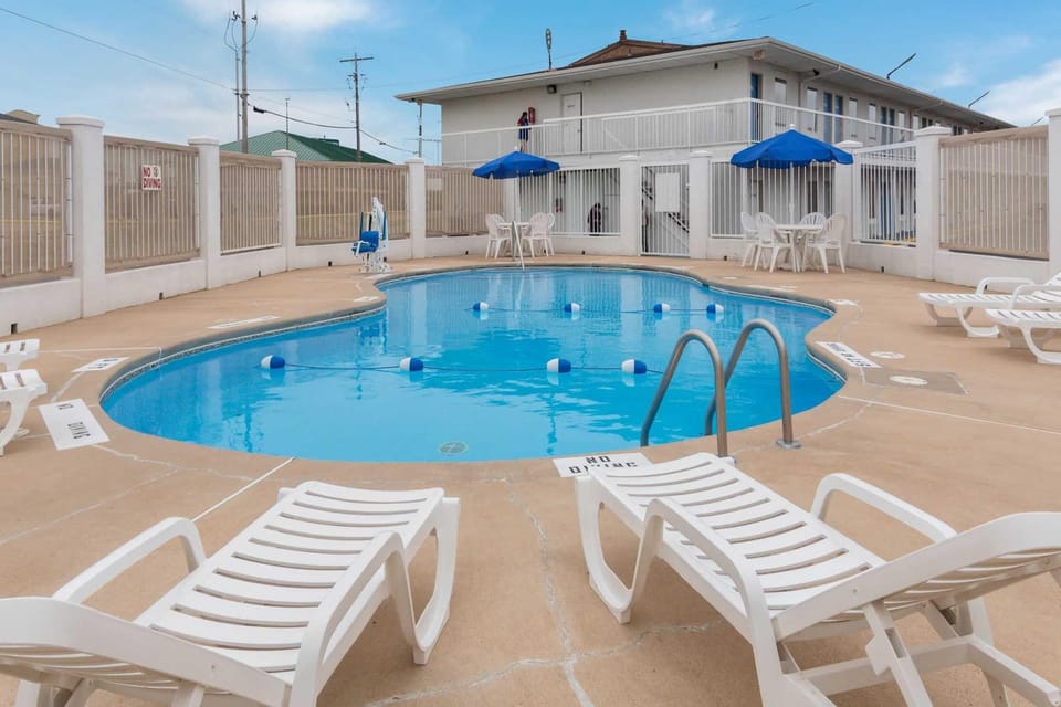 Holiday Home Swimming Pool