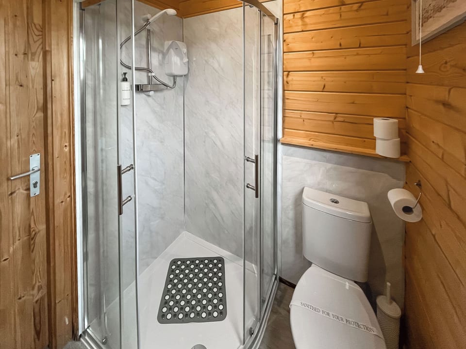 Shower room | Log Cabin Three - Bacchus, Sutton-on-Sea