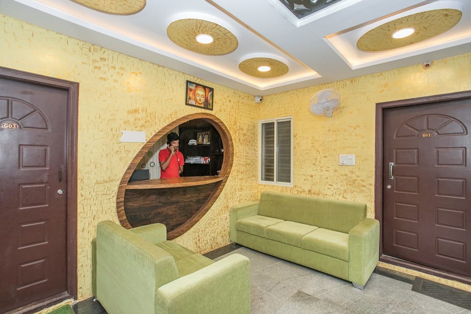 Collection O Royal Mac Hotel in Bengaluru