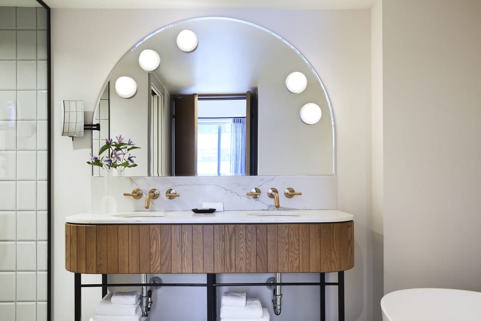 Suite, 1 Bedroom (High Floor) | Bathroom | Shower, designer toiletries, hair dryer, bathrobes