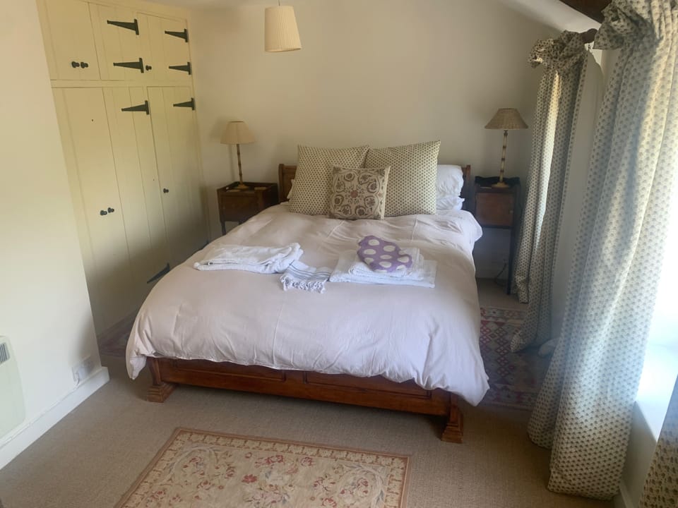 Cottage Sleeps 7 With Garden Cottage in West Dorset District
