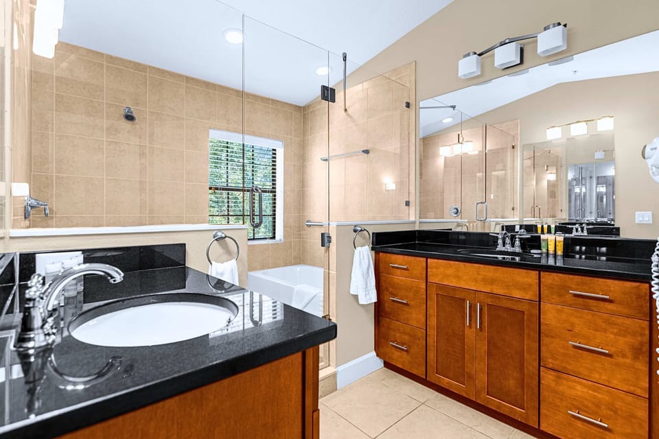 Family Getaway Near Disney w Resort Pool & Billiards Villa in Florida